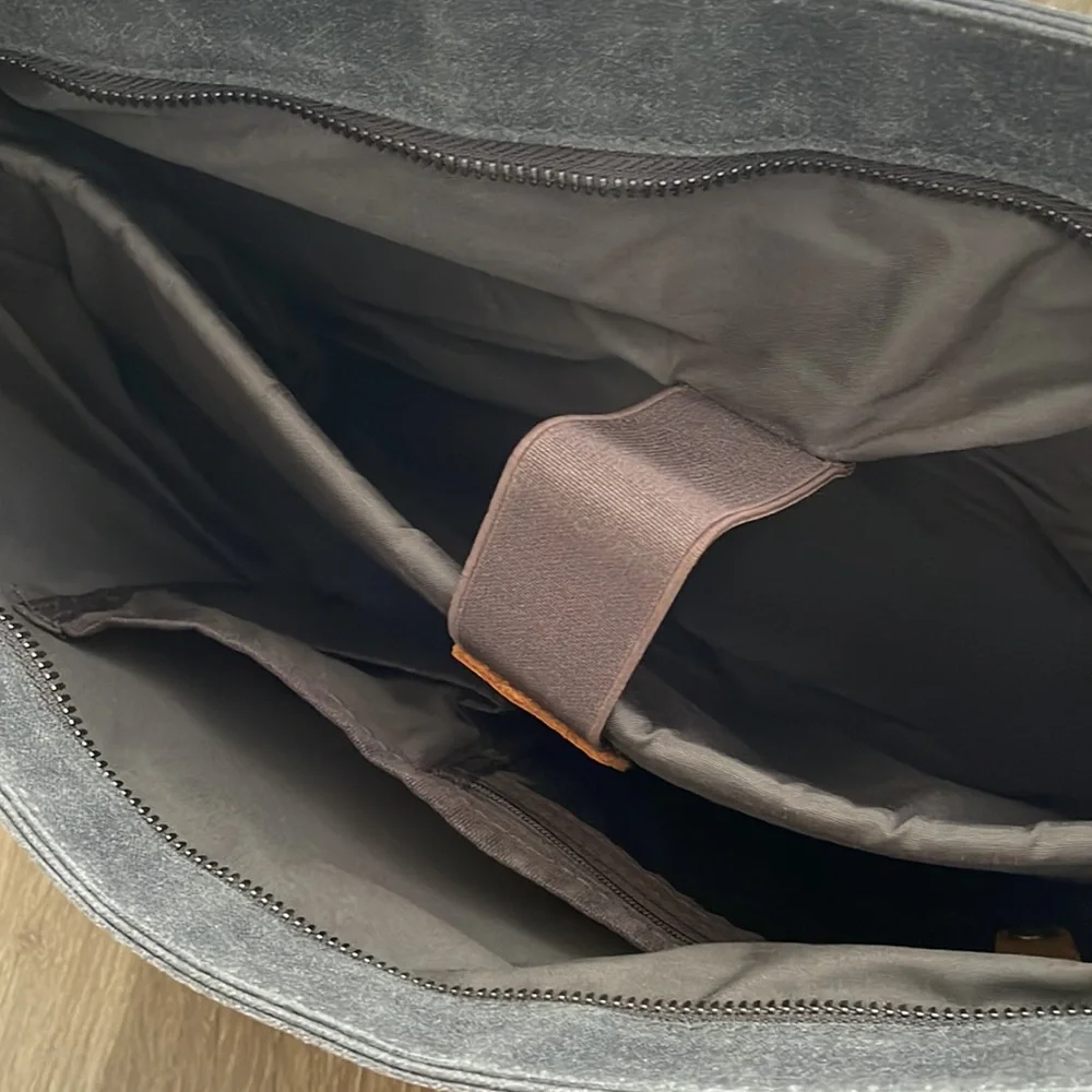 SOLD💢Men's Gray Fabric & Leather Laptop/ Messenger Bag - Picture 3 of 8